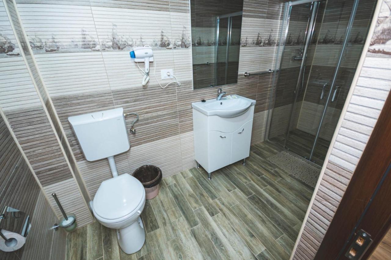 La Roby Si Niko Hotell Dubova Exteriör bild